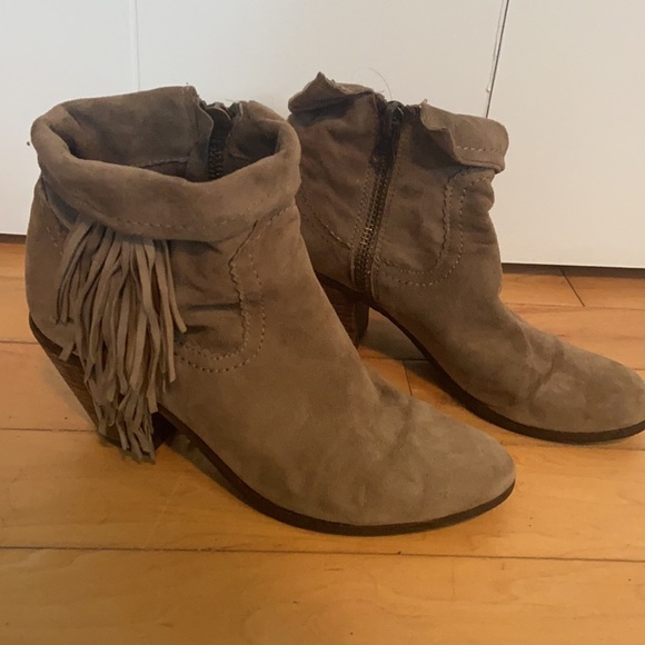 Sam Eldeman Louie fringe boots - Picture 4 of 10
